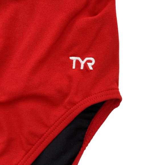 TYR NWT Guard Maxfit Racerback One Piece Swimsuit Size 30- Women's Small - Picture 4 of 8